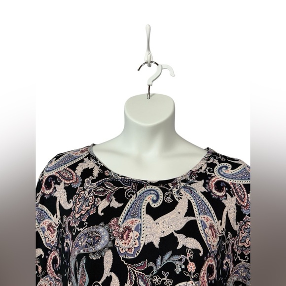 NWOT, Reitmans, Plus Size Paisley Tie-Front Top, 3X, Black, Pink, White - Picture 5 of 9